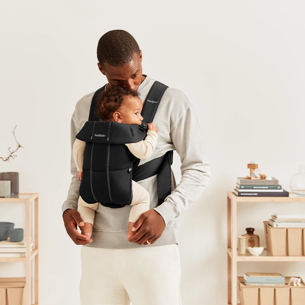 Porte-bébé Mini Noir Coton De BabyBjörn 4 Porte-bébé Mini Noir Coton De BabyBjörn – Image 4