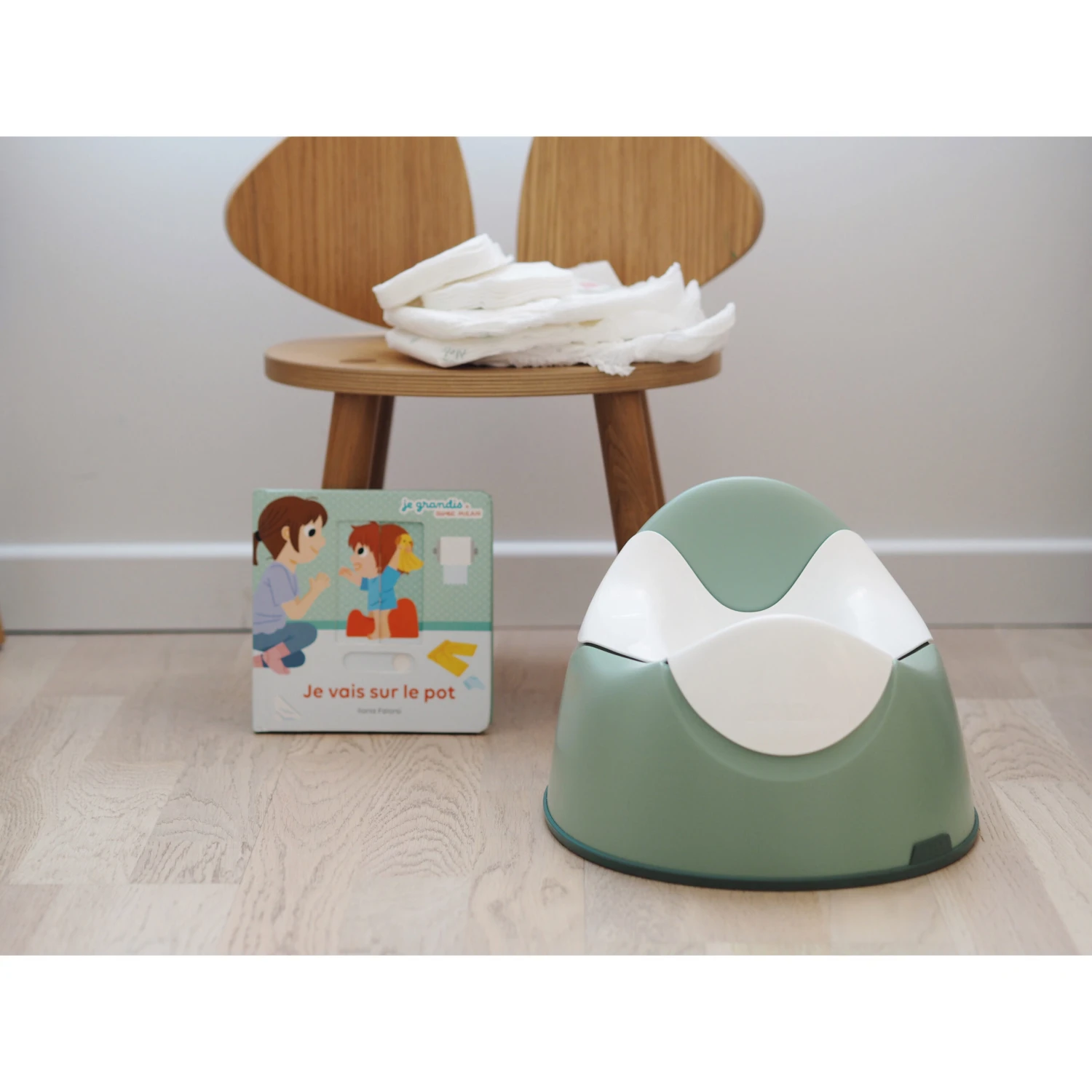 Beaba Pot Ergonomique Vert Sauge De Béaba 3 Beaba Pot Ergonomique Vert Sauge De Béaba – Image 3